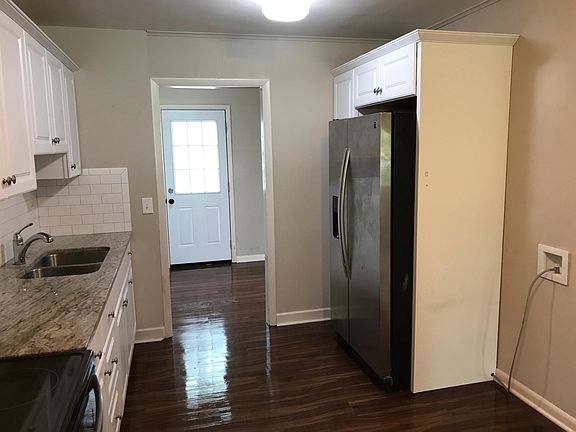 4th image of 3513 Lamar Ave #B
