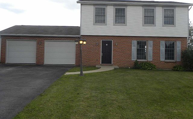 1st image of 142 Hickory Dr