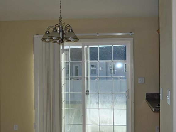 3rd image of 3226 Ivory Dr