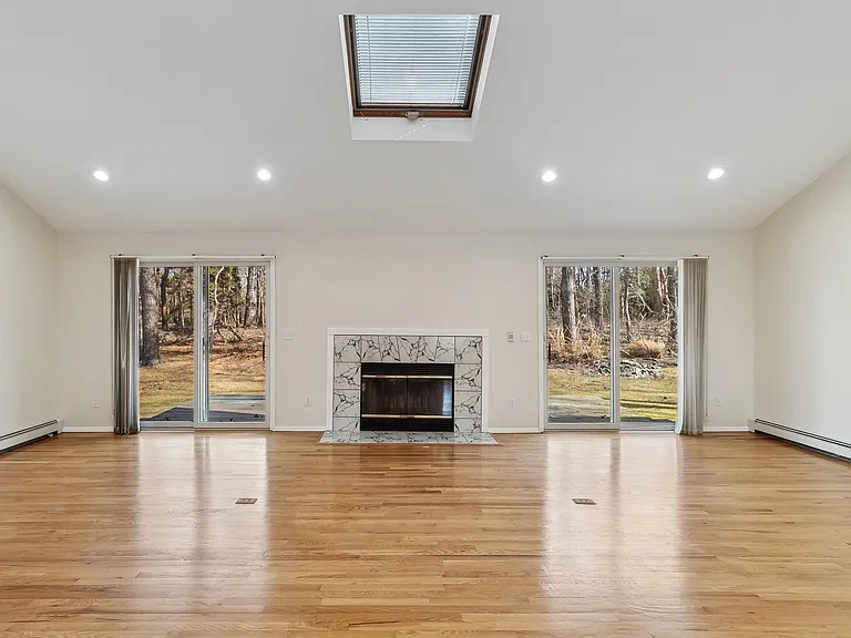 1 Woodview Way — Photo 9