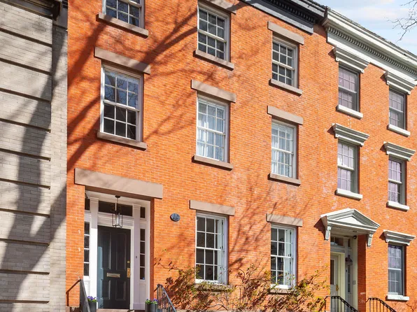 33 Willow Place image 1 of 7