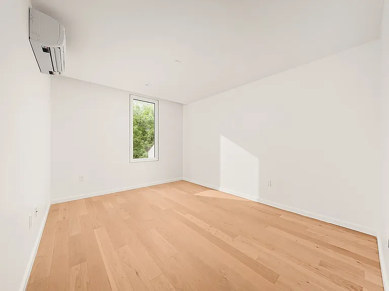 41-15 24th St #Townhouse 4 — Photo 14