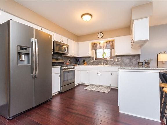 5th image of 1105 Kuehnle Ave