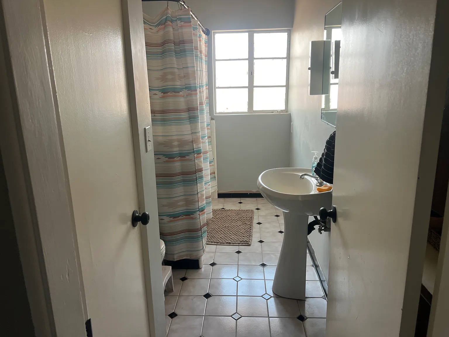 3 bed, 1900 sqft, $2,250 — Photo 3