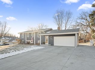 161 Redwood Dr, Apple Valley, MN 55124