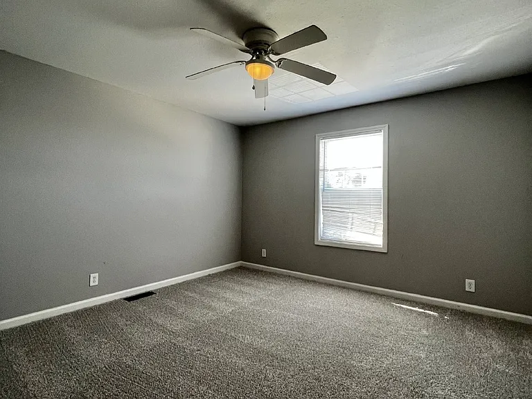 253-1A Executive Ave — Photo 5
