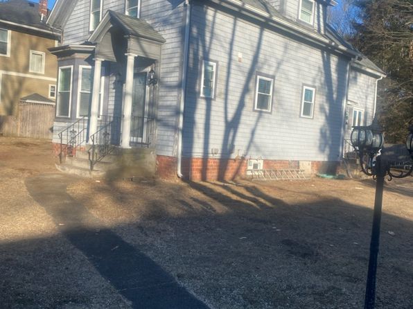 67 Massasoit Ave, Barrington, RI 02806