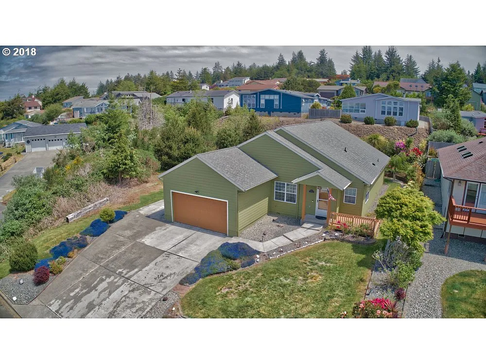 745 Tricia Pl photo 1