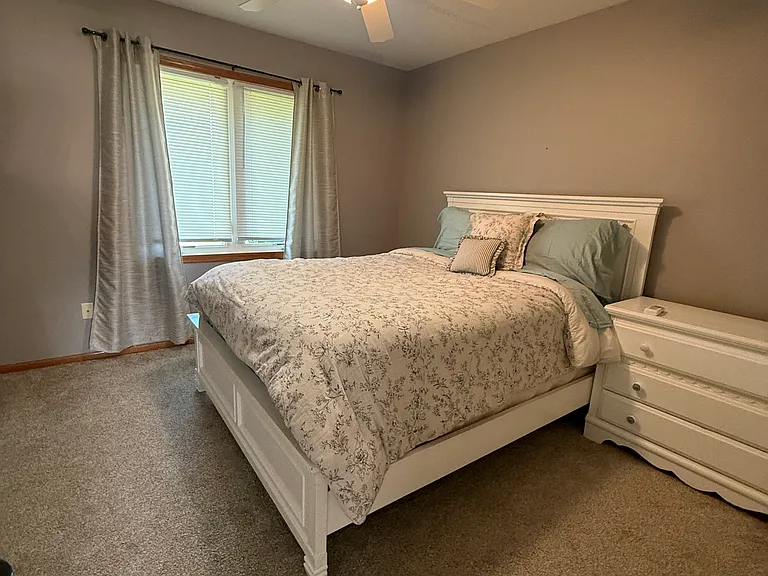 14903 Rosewood Dr — Photo 13