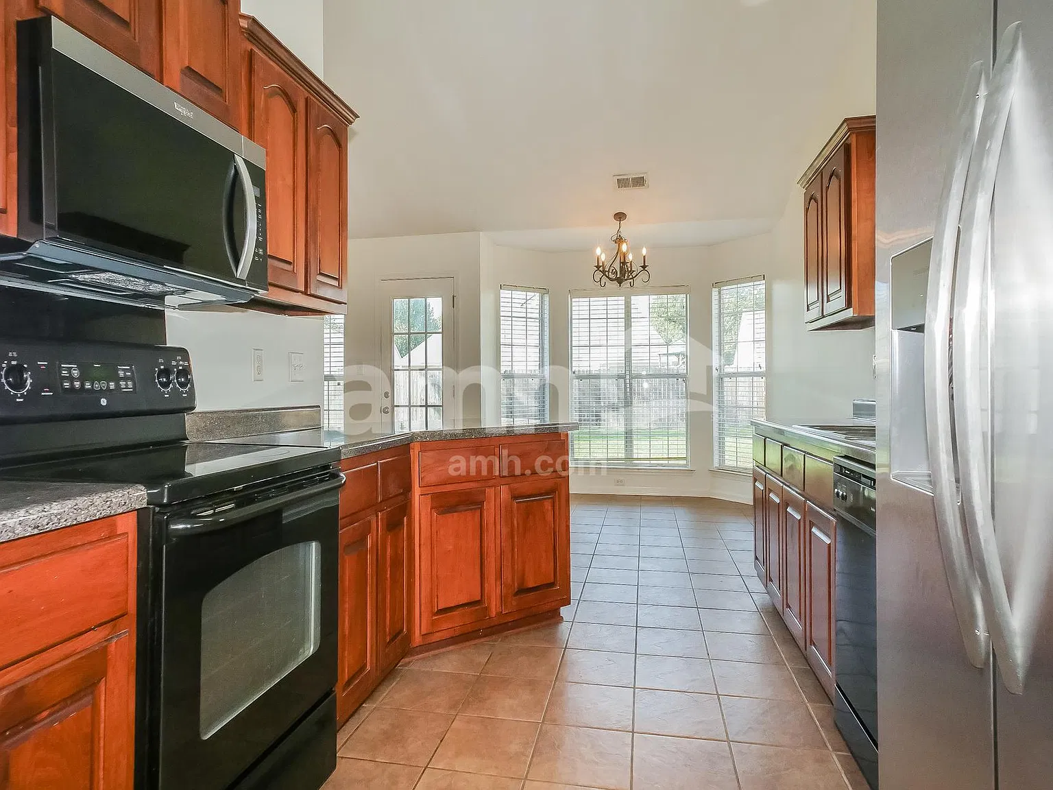 3 bed, 2.0 bath, 1455 sqft, $1,980 — Photo 4