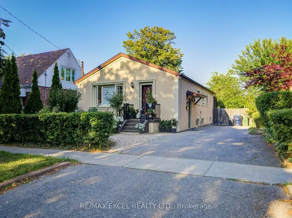 71 Vauxhall Dr, Toronto, ON M1P 1R1
