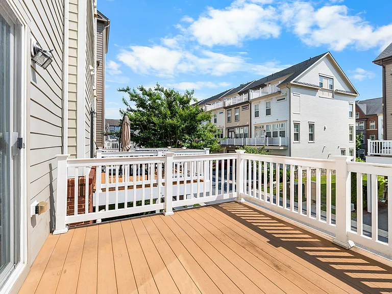 9780 Fields Rd — Photo 37