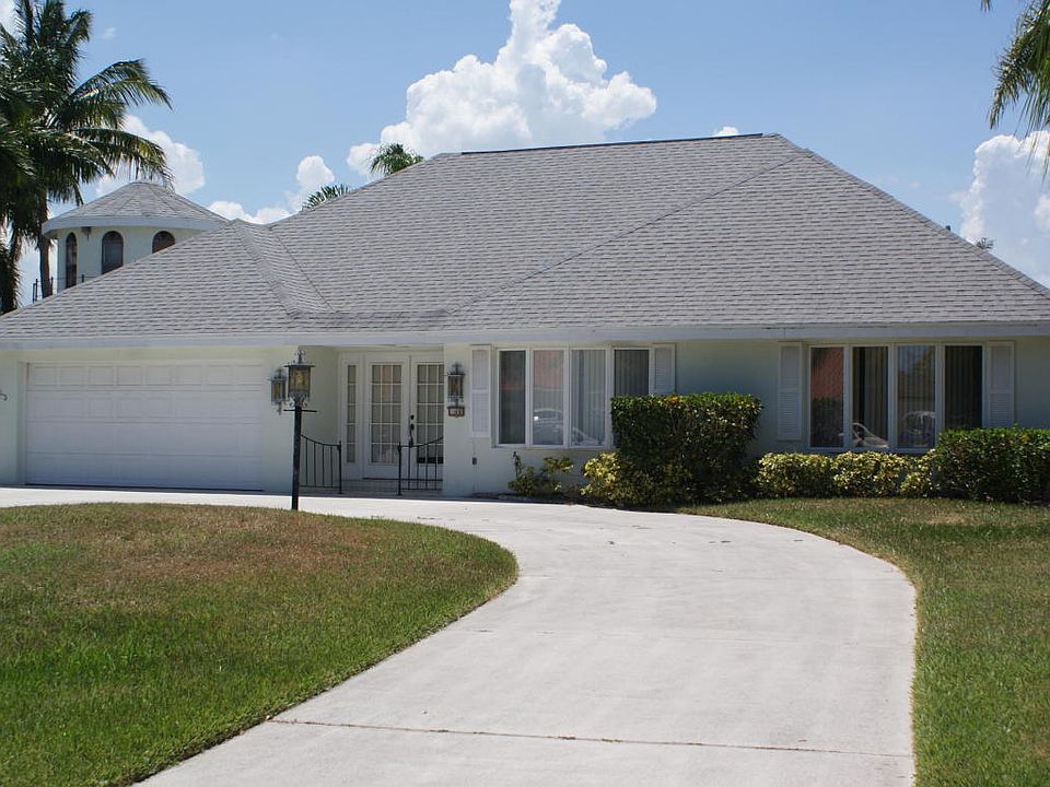 Home For Sale In Queens Cove