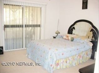 725 E Century Point Dr, Jacksonville, FL 32216