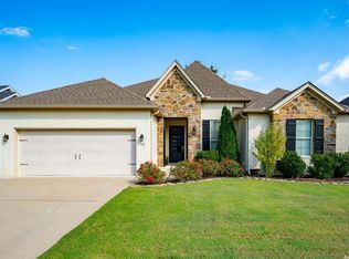 110 Coopers Hawk Dr, Conway, AR 72034