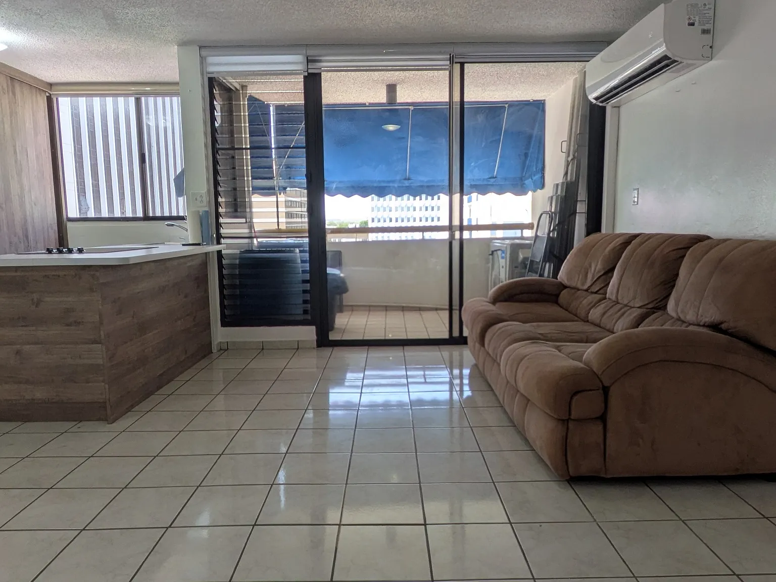 2 bed, 1000 sqft, $1,900 — Photo 3