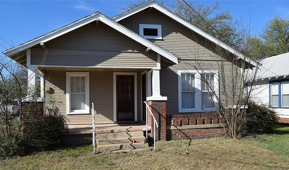 1st image of 518 W Elm St