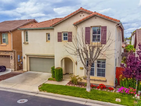 1744 Dali Way, Hanford, CA 93230