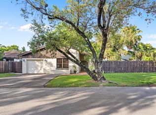 10824 SW 132nd Circle Ct, Miami, FL 33186