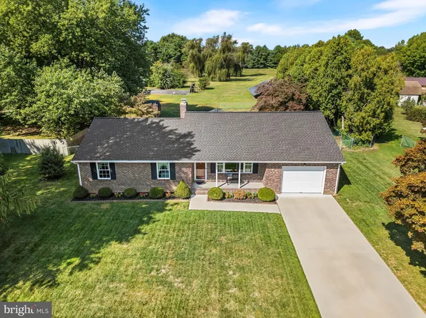 31 Lenape Dr, Pennsville, NJ 08070