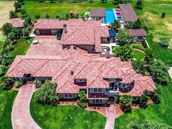 4th image of 8109 Oakmont Dr