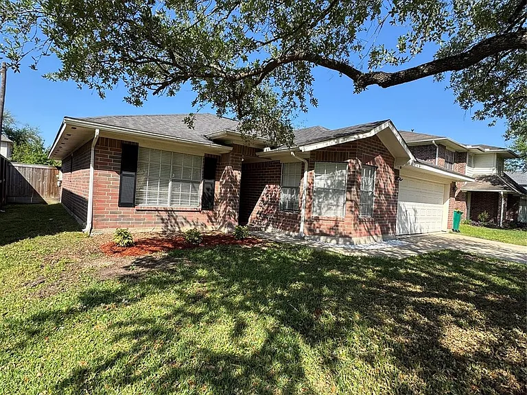 12435 Chalmette St — Photo 2