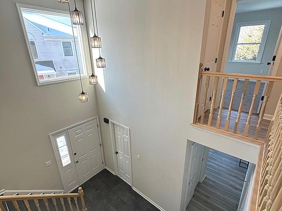 3rd image of 17 Park Dr
