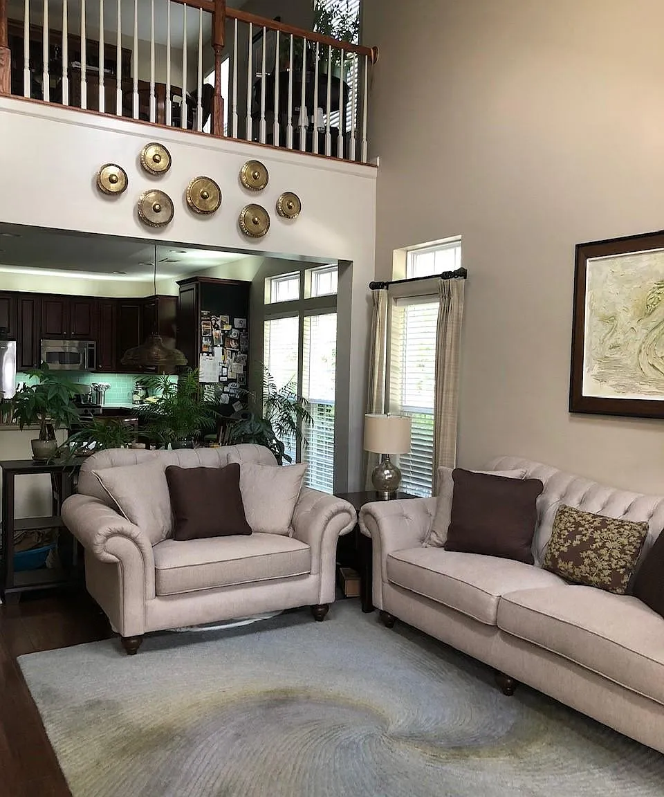 3 bed, 2.5 bath, 2550 sqft, $3,100 — Photo 1