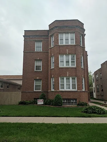 7840 S Prairie Ave #1W Photo 1