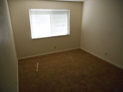 4th image of 4622 Ashdale Ct APT 2