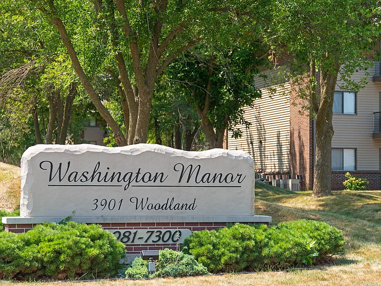 Washington Manor — Photo 1