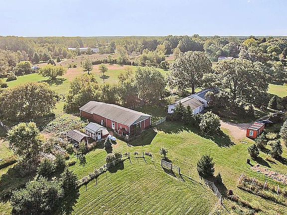 5th image of 10830 S Paw Paw Ave