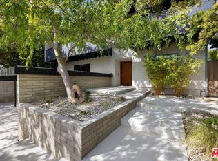 568 N Greencraig Rd, Los Angeles, CA 90049