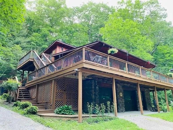7988 Miller Cove Rd, Catawba, VA 24070