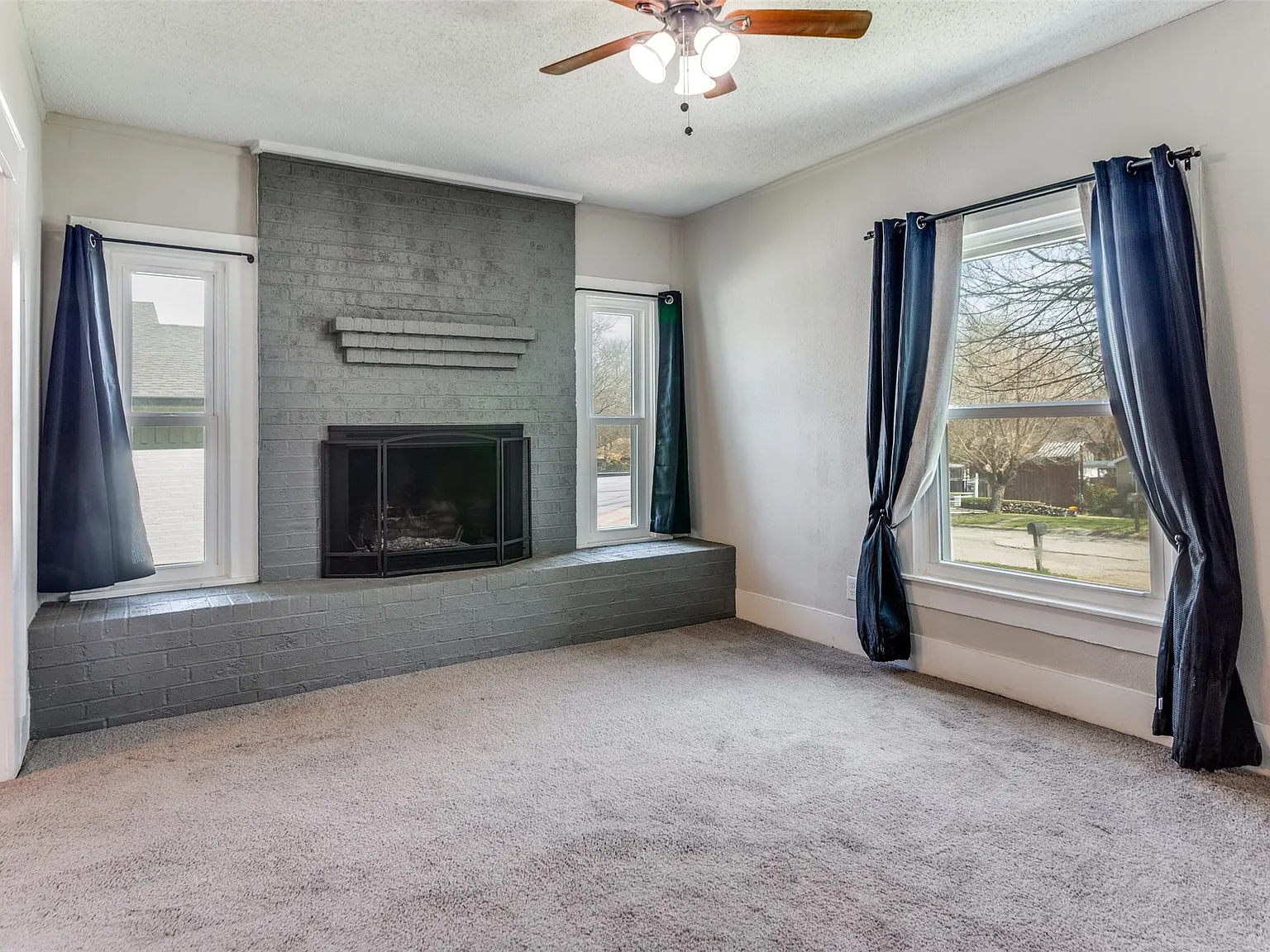 2 bed, 1.0 bath, 1091 sqft, $1,600 — Photo 3