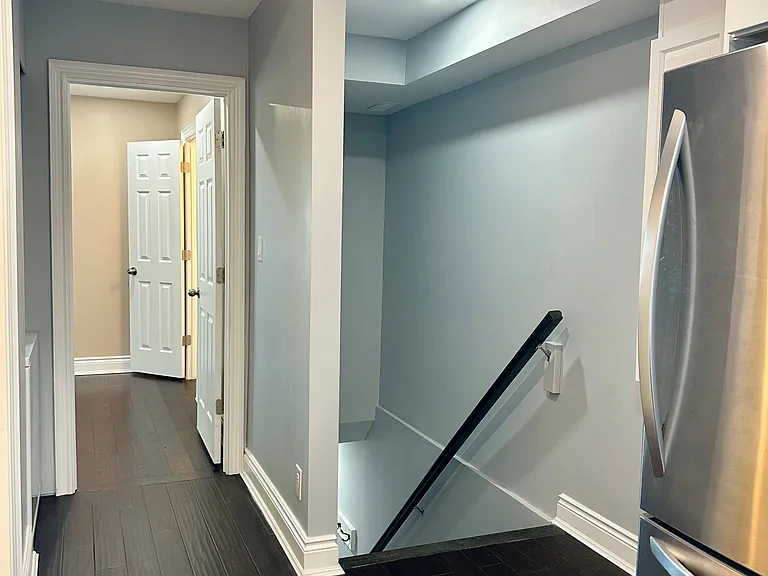 6 Lapp St #UPPER — Photo 6