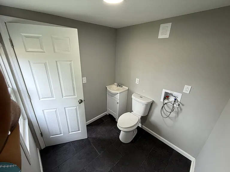 2425 Forest St — Photo 5