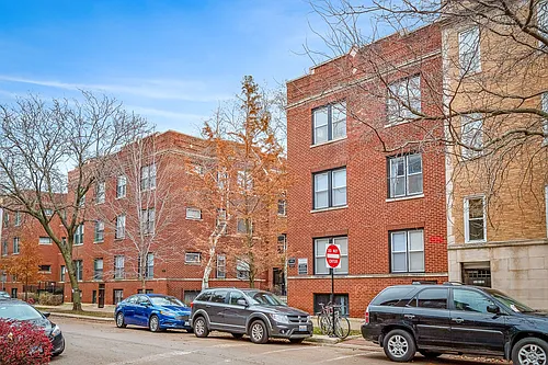 851-59 W. Cornelia Photo 1