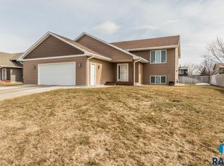 104 N Sund St, Worthing, SD 57077