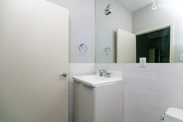 Rented by Nooklyn NYC LLC | media 7