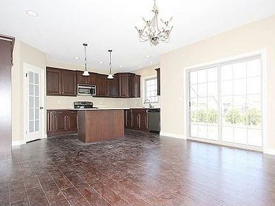 5th image of 426 Garnet Dr