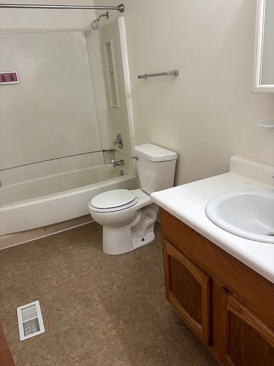 Building Photo - 107 Linden Ave #107