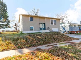 4703 Windsor Dr, Rapid City, SD 57702