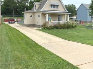 106 W 23rd Ave, Coal Valley, IL