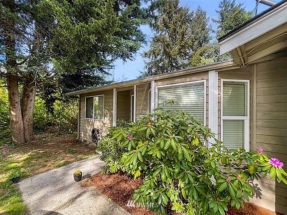 4th image of 11209 89th Avenue Ct E #E