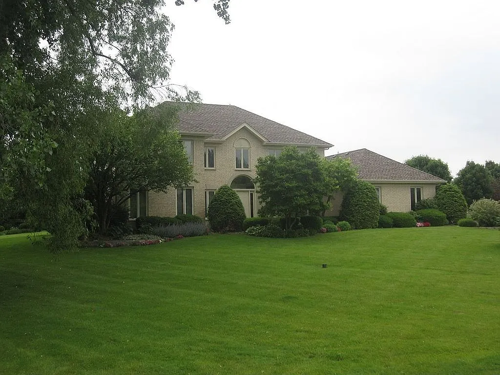 22202 W Thornridge Dr photo 1