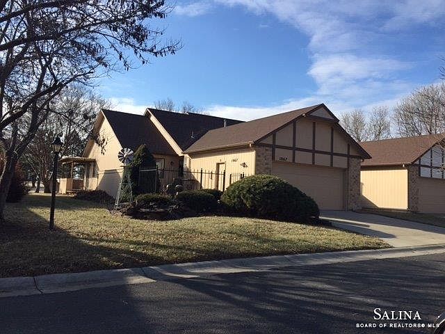 1st image of 1067 Burr Oak Ln