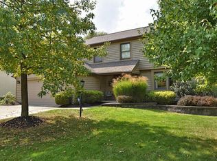 262 Highmeadows Village Dr, Powell, OH 43065