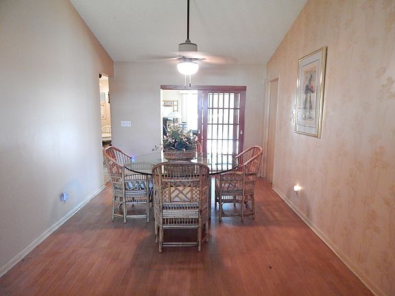 FORMAL DINING