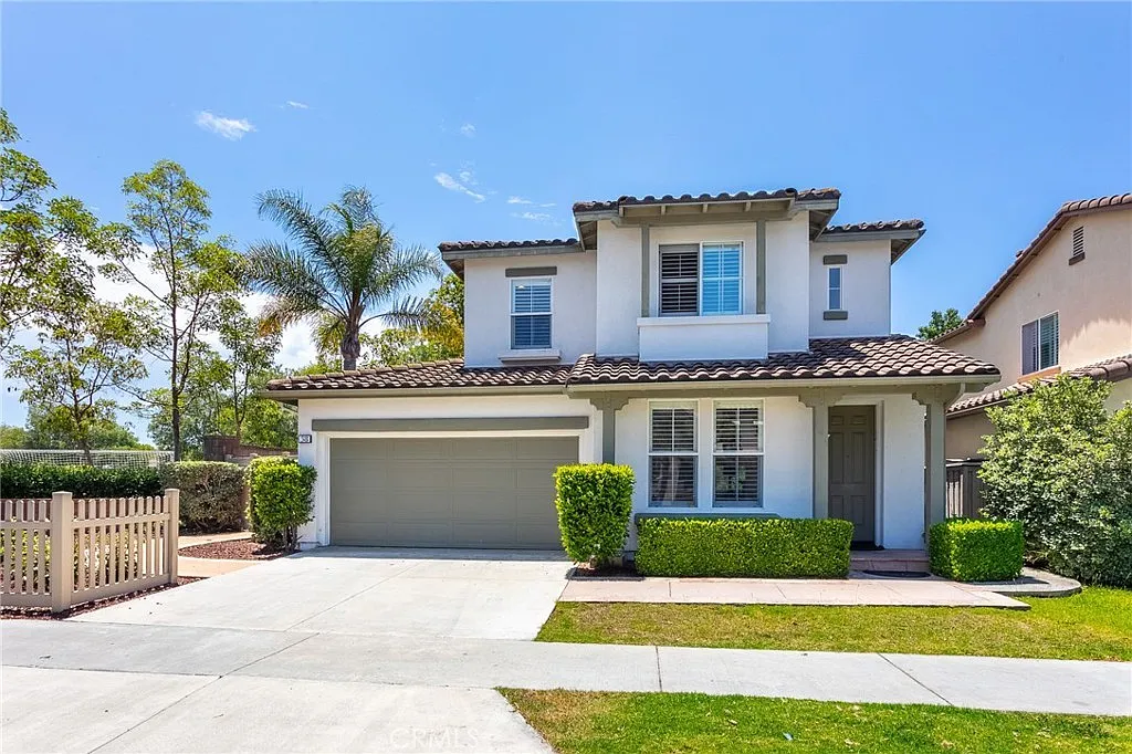 3 bed, 2.5 bath, 1750 sqft, $4,950 — Photo 4